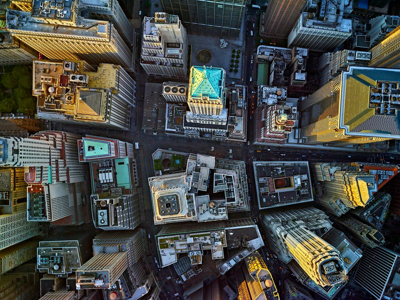 Illustration for article titled These Colorful Patterns Are Famous LA and NYC Neighborhoods From Above